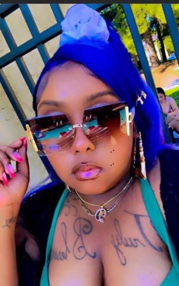 Lala, 25  female escort, Knoxville