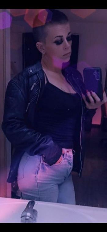 Honey, 32  female escort, Knoxville