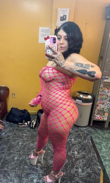 Kitty, 26  female escort, Knoxville